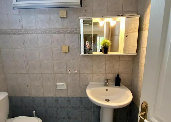 Seaview Maisonette With 3br And Garden And 2 Bathrooms Ideal For Families Prázdninový dům