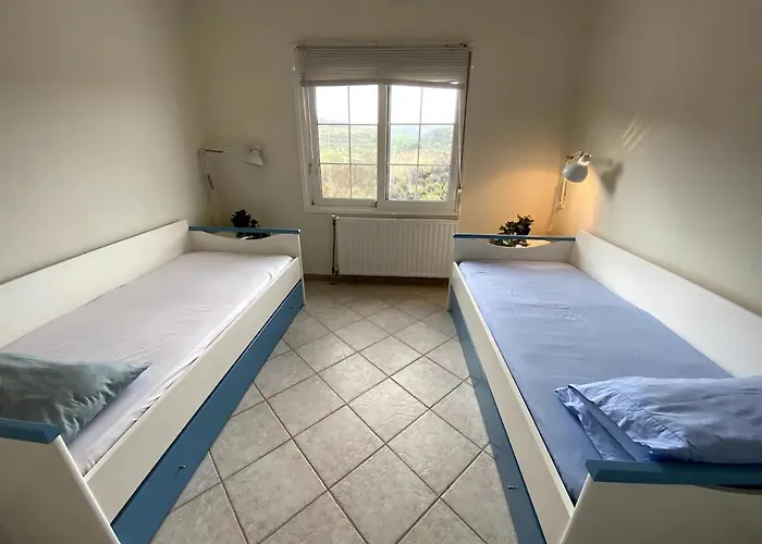 Seaview Maisonette With 3br And Garden And 2 Bathrooms Ideal For Families Prázdninový dům