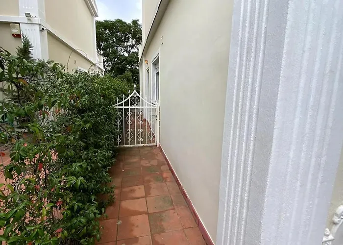 Prázdninový dům Seaview Maisonette With 3br And Garden And 2 Bathrooms Ideal For Families