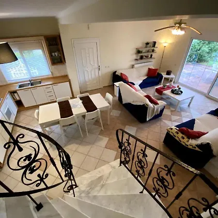 Dom wakacyjny Seaview Maisonette With 3br And Garden And 2 Bathrooms Ideal For Families Hanioti